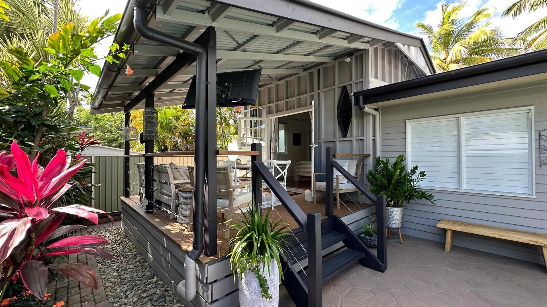 Sweet Creek Cottage, Palm Cove, 200M To Beach, Heated Pool, Pets 0*,