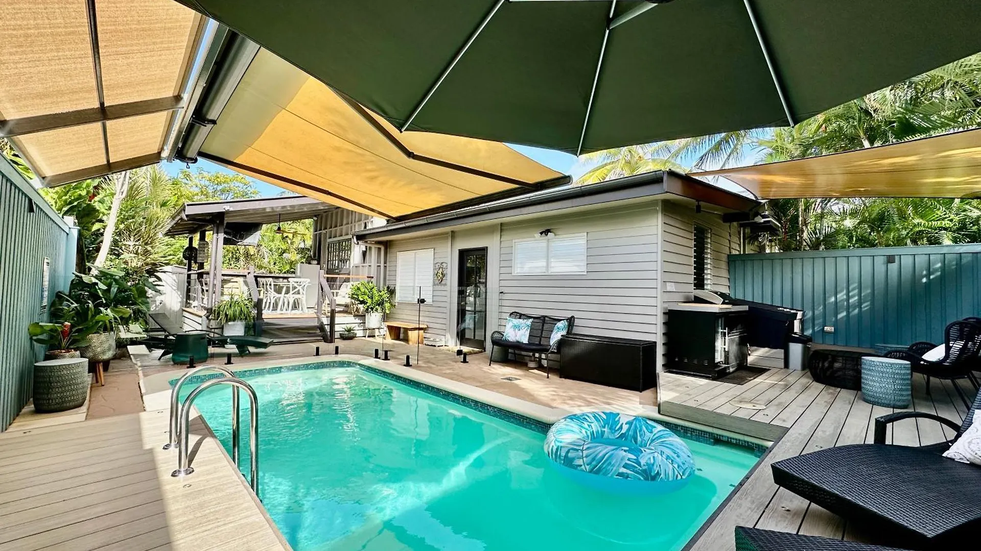 Sweet Creek Cottage, Palm Cove, 200M To Beach, Heated Pool, Pets Prázdninový dům