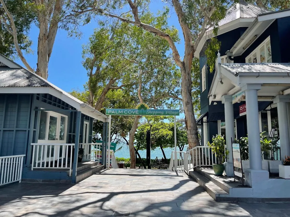 Sweet Creek Cottage, Palm Cove, 200M To Beach, Heated Pool, Pets
