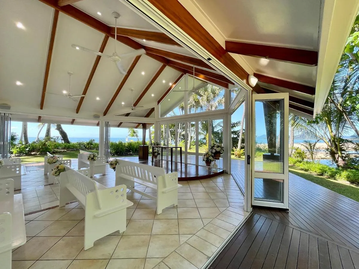 Holiday home Sweet Creek Cottage, Palm Cove, 200M To Beach, Heated Pool, Pets