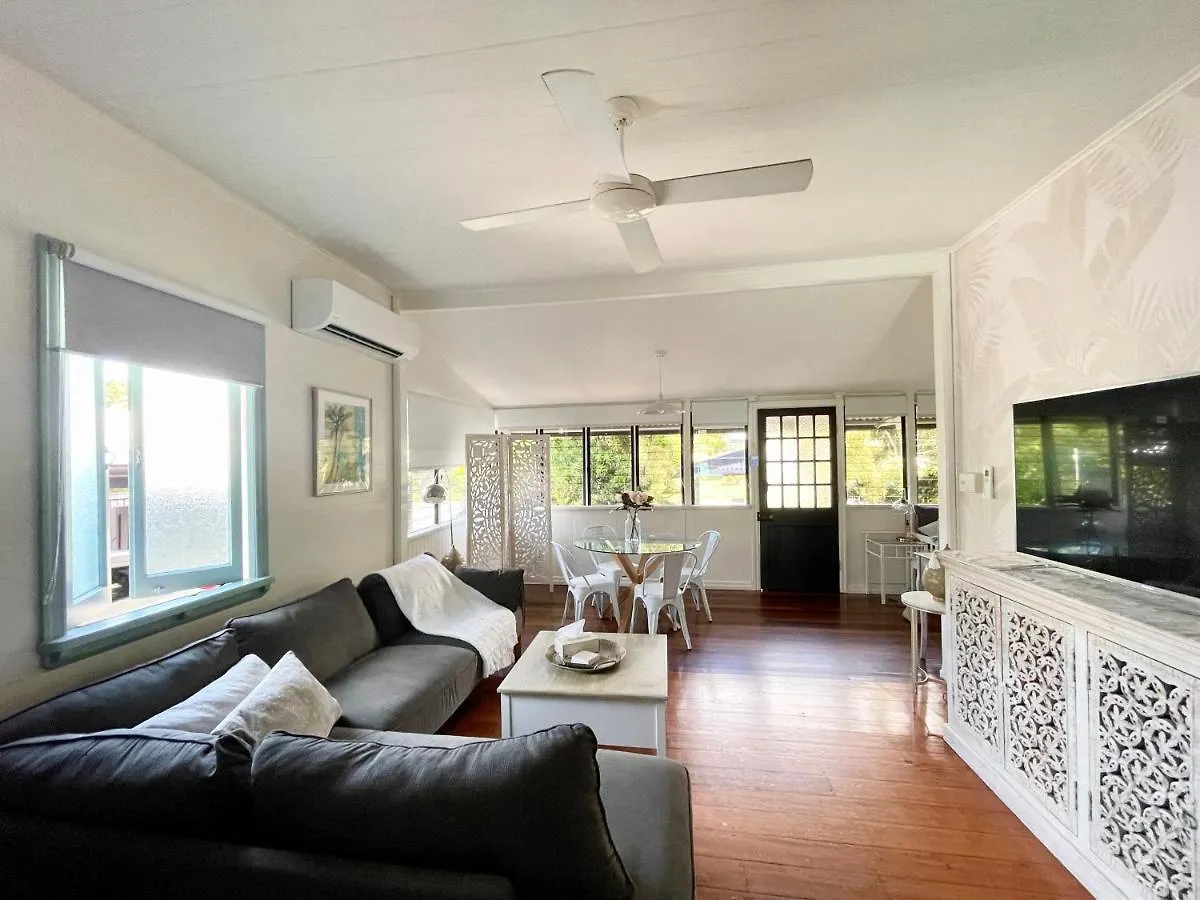 Sweet Creek Cottage, Palm Cove, 200M To Beach, Heated Pool, Pets 0*,