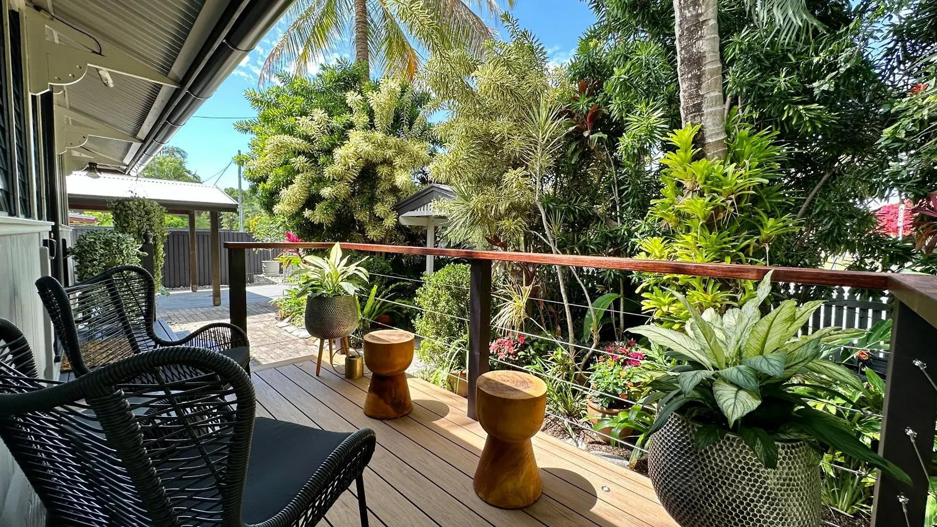 Sweet Creek Cottage, Palm Cove, 200M To Beach, Heated Pool, Pets Holiday home